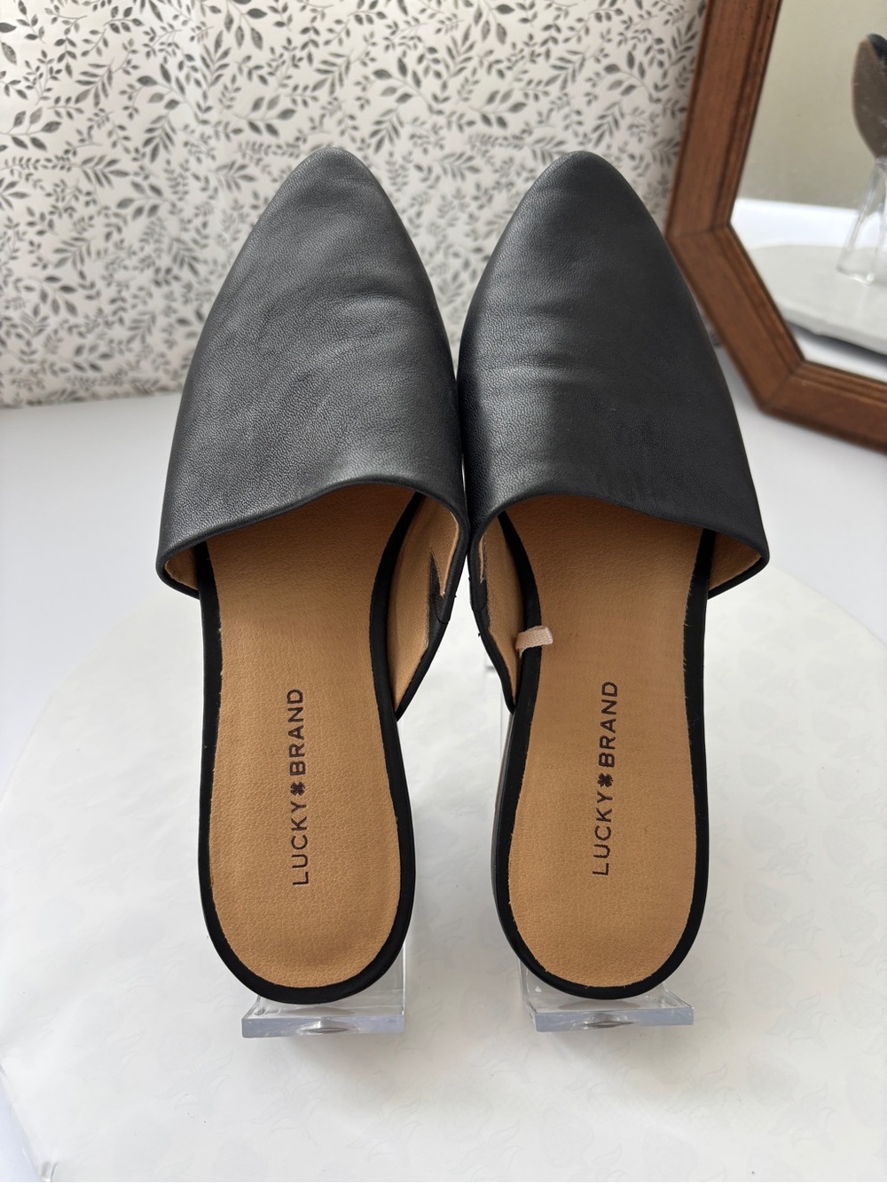 Lucky Brand Bairey Black Leather Pointed Toe Mules Women’s 7M Slip On Flats